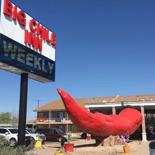 I didn't stay here, but the giant chile was so impressive, I had to take a picture.