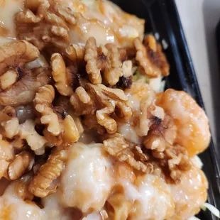Disapointing that they don't honey glaze the walnuts in the honey glazed walnut shrimp entree.