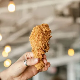 food, chicken wings and fried chicken