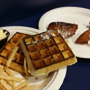 Don't try the chicken and waffle. Burnt store brought waffle and store brought chicken. Plan Aweful