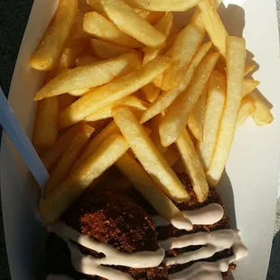 Crab cakes with slaw and fries 10$