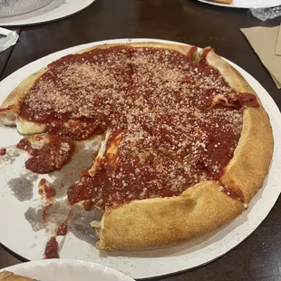 Deep dish pizza with pepperoni! Sooo good. We will be back!