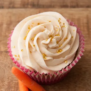 24K (carrot) - super moist and made with organic carrots (of course!).