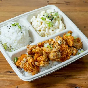 food, chicken wings and fried chicken