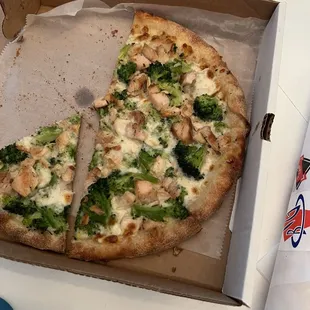 Chicken Broccoli Alfredo pizza