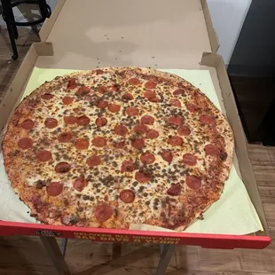 Half cheese and half sausage/ pepperoni