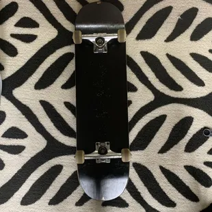 This skateboard is fucking rad