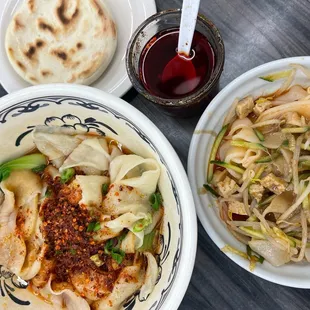 Hot oil noodle, cold sesame noodles and toasty bread!