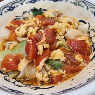 tomato and egg noodle (vegetarian)
