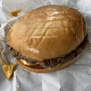 Jumbo Cheeseburger