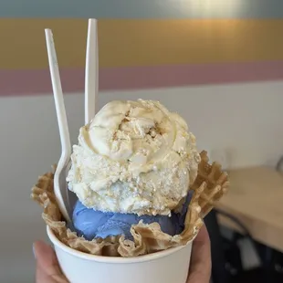 Honeycomb lavender &amp; walk in the air ice cream