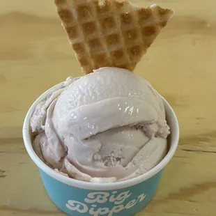 Single scoop of roasted strawberry