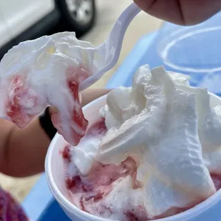 Strawberry sundae