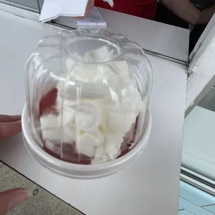 Strawberry sundae