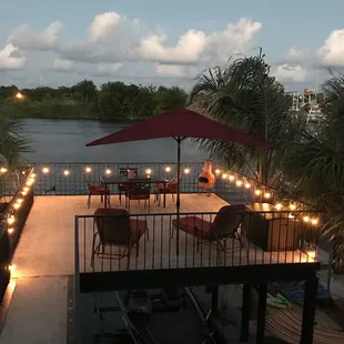 Waterfront Lodging - Cabins / Homes from 2 to 5 Bedrooms.