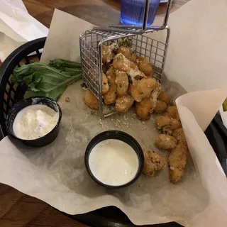 Wisconsin Cheese Curds w/ Garlic Herbs (Delivery)