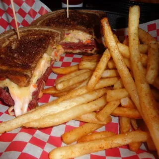 Grilled Hot Pastrami (Delivery)