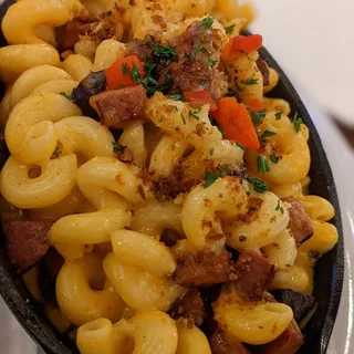 Smokey Brat Mac & Cheese Dinner (Delivery)