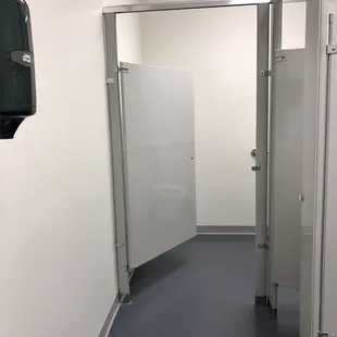 Another shot of clean ladies restroom!