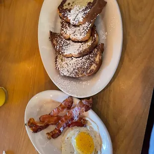 French Toast (with Powdered Sugar)