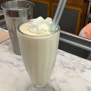 Carmel/marshmallow shake