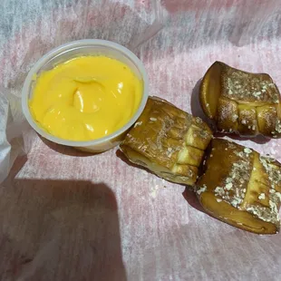 Pretzel bites