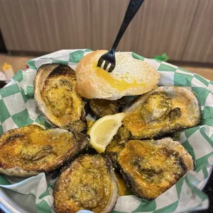 Baked garlic oysters