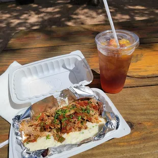 Pulled pork and grits with a sweet peach tea