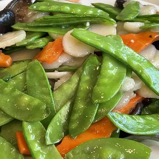 14. Snow Peas with Black Mushroom and Water Chestnuts