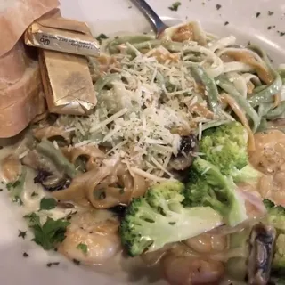 Broccoli Shrimp Alfredo