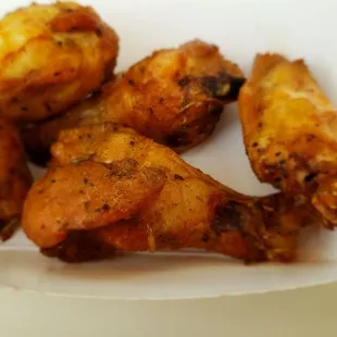 Docs smoked wings, very small.