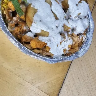 NEW YORK CHICKEN PLATTER ADD 2 PC ALOO &amp; EXTRA WHITE SAUCE