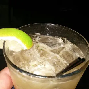 Basil margherita
Muddled lemons, brown sugar and basil leaves
1800 silver tequila 
Grand manier