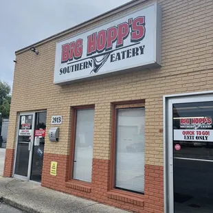 Entrance to the take away area. Enter thru the front for dining room seating.