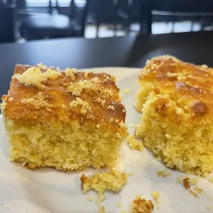 Sweet and warm cornbread. Like a dessert!