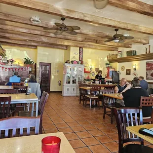 Small inviting atmosphere.