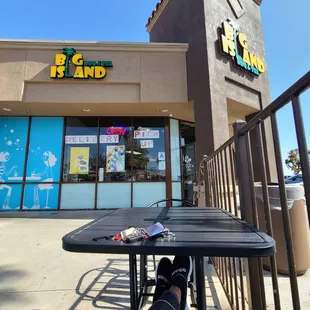 Storefront (waiting on my food)