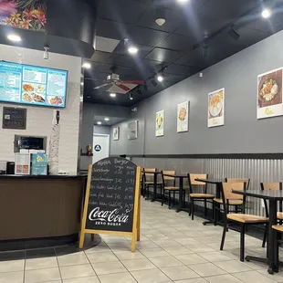 Spacious dine &amp; go seating