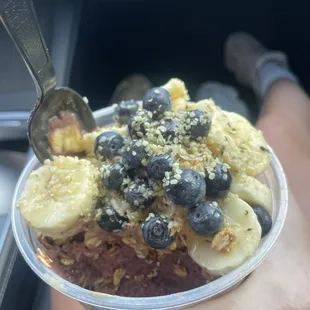Lifeguard bowl with poor açaí