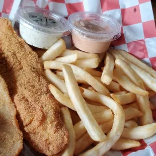 Lunch special fried catfish with spicy ranch and spicy tartar sauce