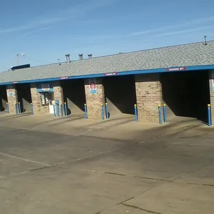 6 self serve bays
