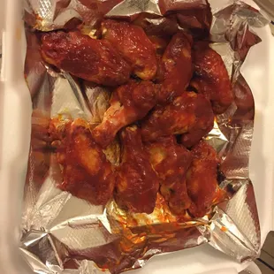 Wow smh frozen wings with buffalo sauce...!!