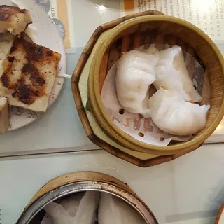 Turnip Cake with Meatless Chicken