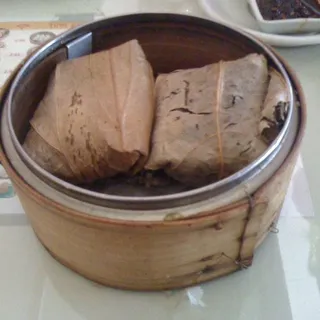 Sweet Rice Tamale with Meatless Chicken