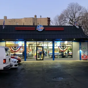 the outside of the restaurant