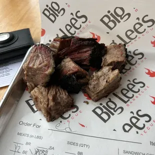 Burnt ends( was cubes brisket point) was juicy, tender, flavorful but did not have caramelization of rub and sauce normally on burnt ends..