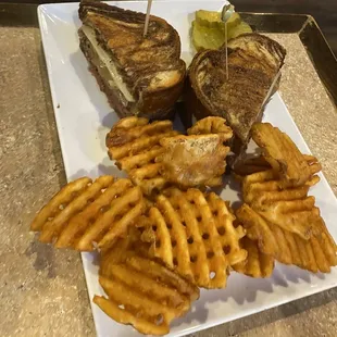 Patty melt and waffle fries