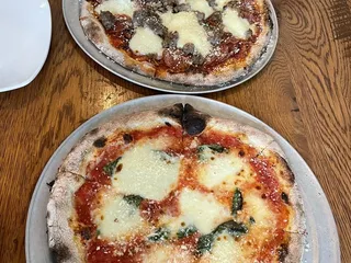 3 Palms Pizzeria - Crocker Park