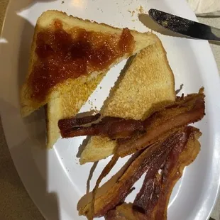 bacon and toast on a plate