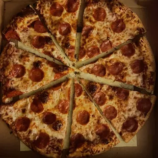 Someone teach them how to use the rolling slicer